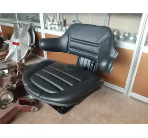Сидіння з підлокітниками трактора МТЗ